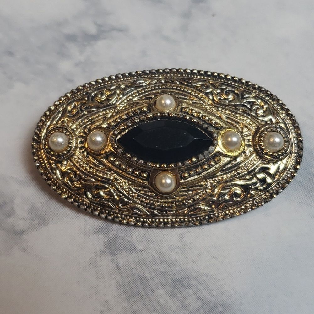 ‎Vintage Brooche